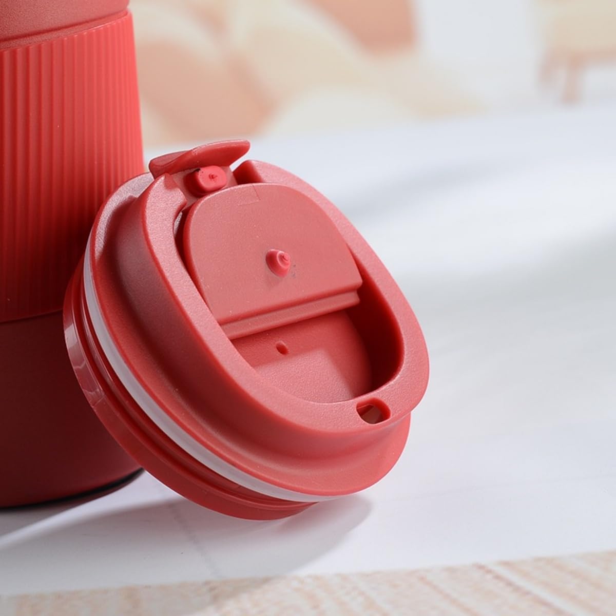Stainless Steel Insulated Travel Coffee Mug Flip up Tumbler, Double wall Leak Proof Vacuum Cup Keep Drink Cold and Hot (Red, 17 Ounces) H422