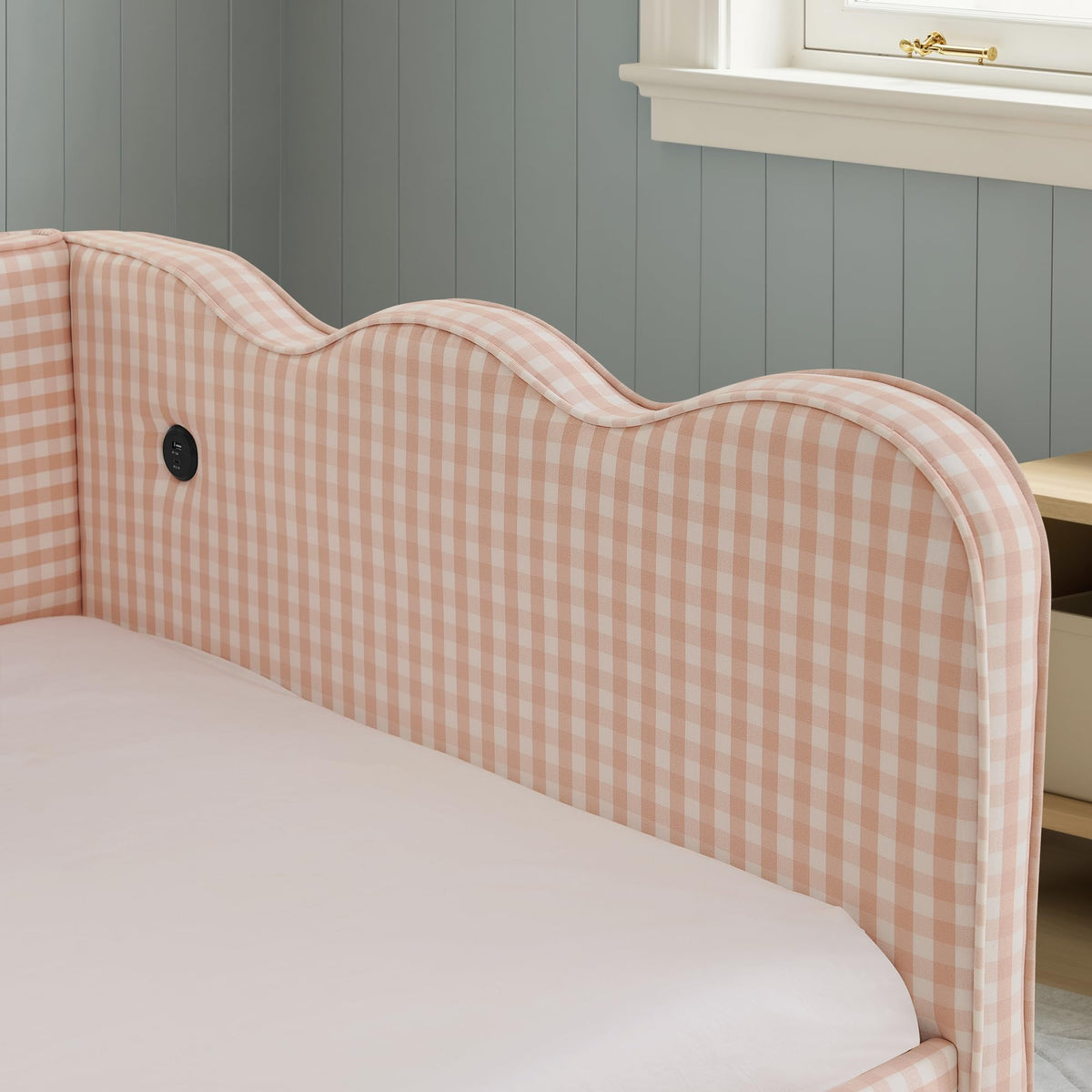 Twin Size Upholstery Daybed with Trundle and USB F587299