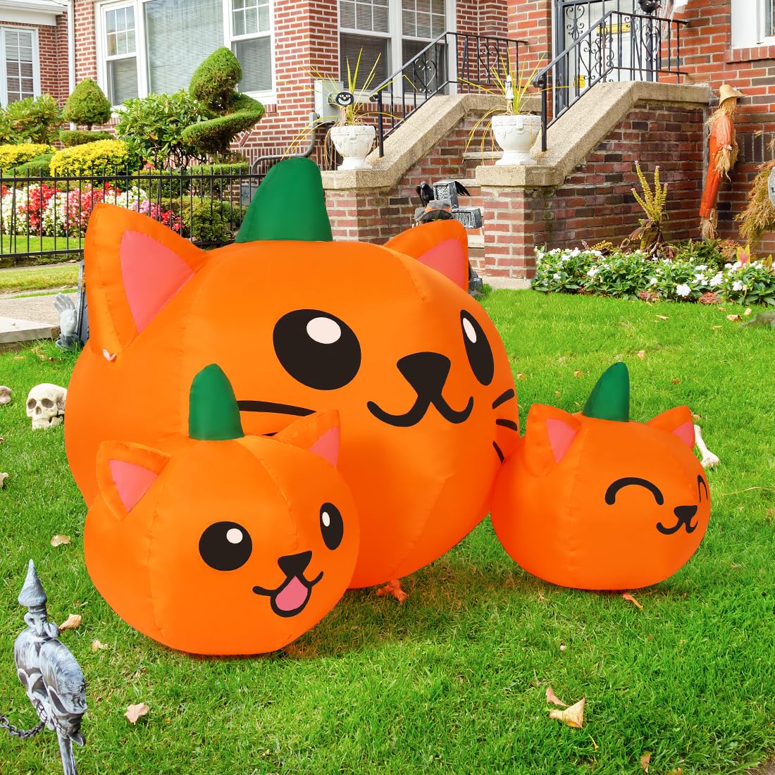 5FT Inflatable Three Pumpkin Cat Head with Built-in LEDs T402